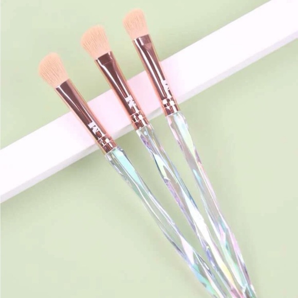 3 Makeup Brushes with Clear Diamond Rainbow Reflective Handles - Picture 4 of 13